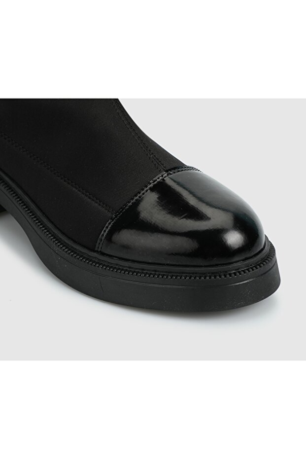 Siyah Kadın Bot - 5