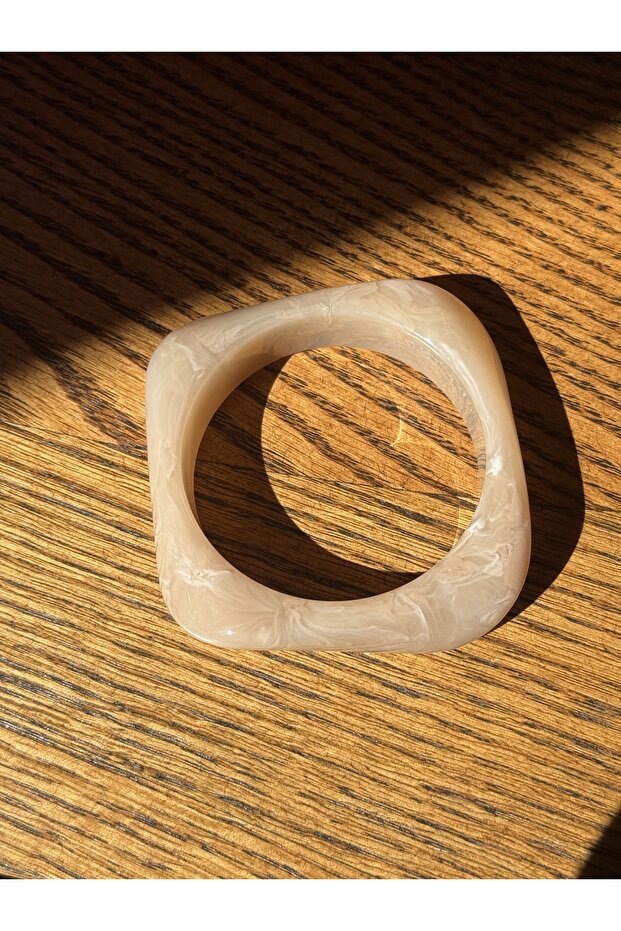 سوار العظام - 1