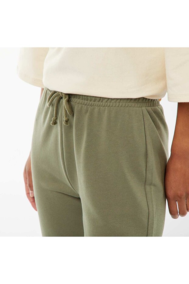 بنطال رياضي أساسي باللون الأخضر - 4