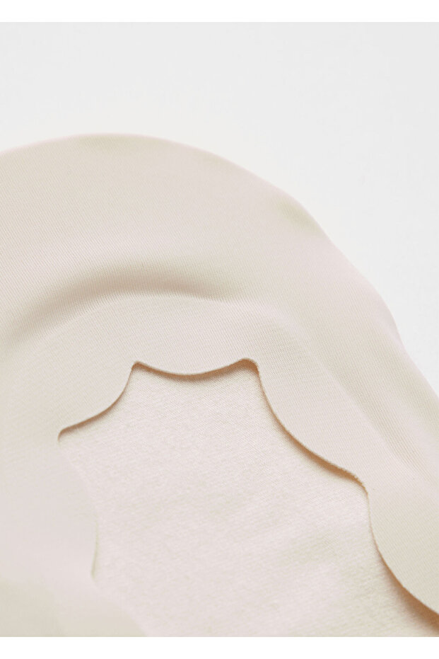 جوارب غير مرئية مقطوعة بالليزر - 2