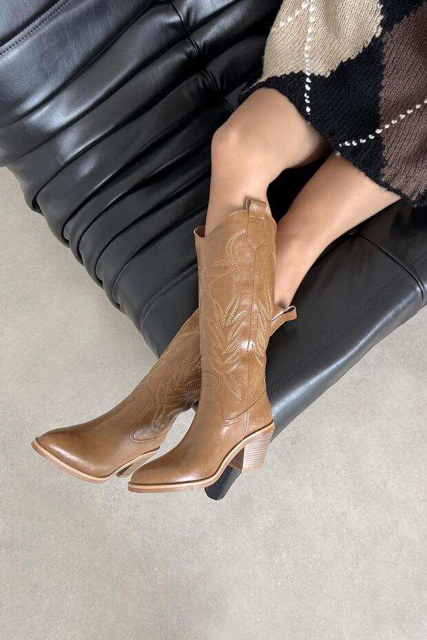 Ruby Kadın Nakış Detay Kırışık Deri Çizme CAMEL - 3