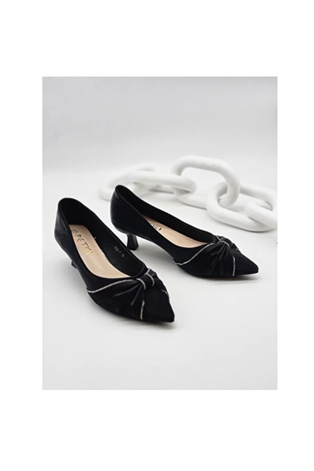 حذاء مدبب باللون الاسود - 3