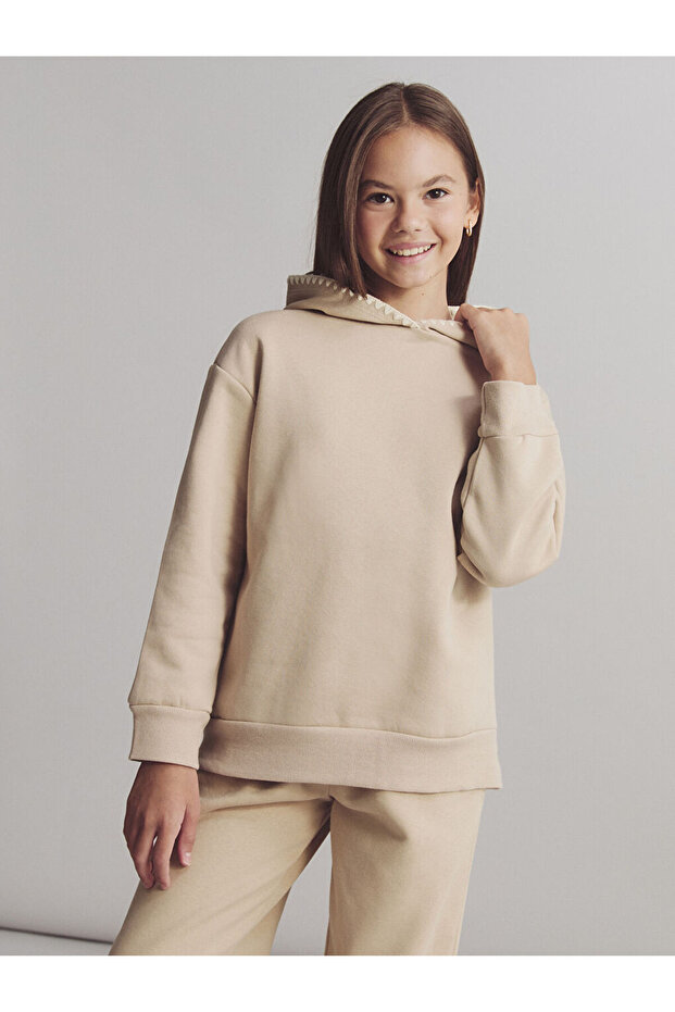 Esvab • Modern & Distinctive Hooded Girls' Sweatshirt