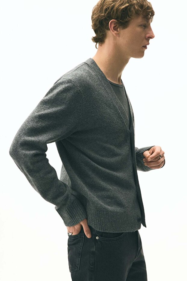 كارديجان ممشط بقصّة عادية - 3