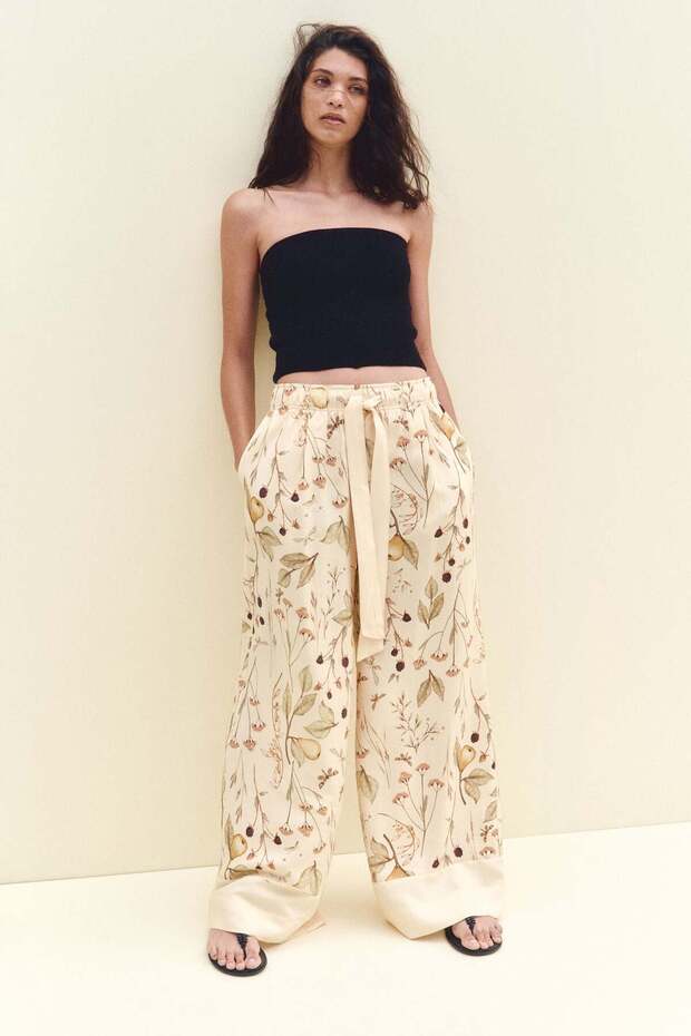 Wide tie-belt trousers
