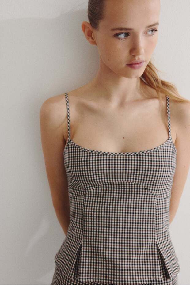 الجزء العلوي ذو الأشرطة - 4