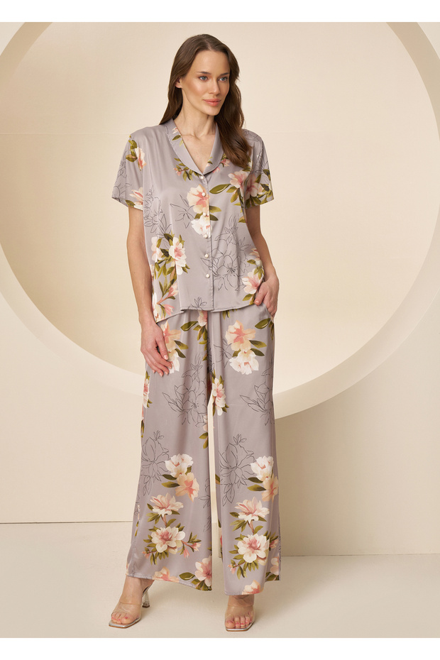 طقم بيجامة من الساتان بأزرار - 1