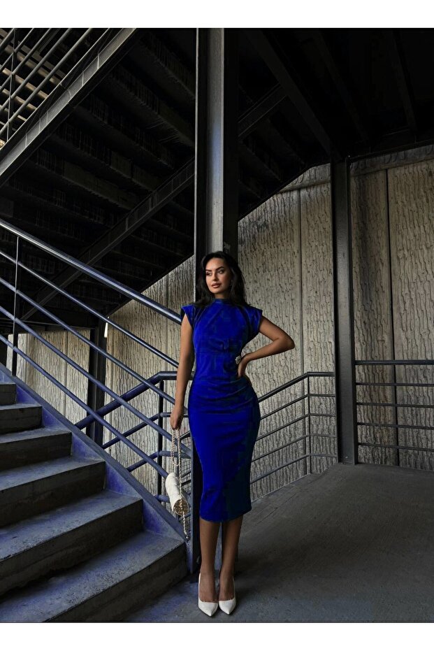 BROŞLU KREP ELBİSE - 3