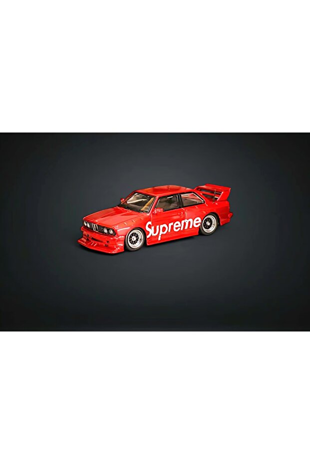 Modelul E30 Supreme Street Weapon - 1