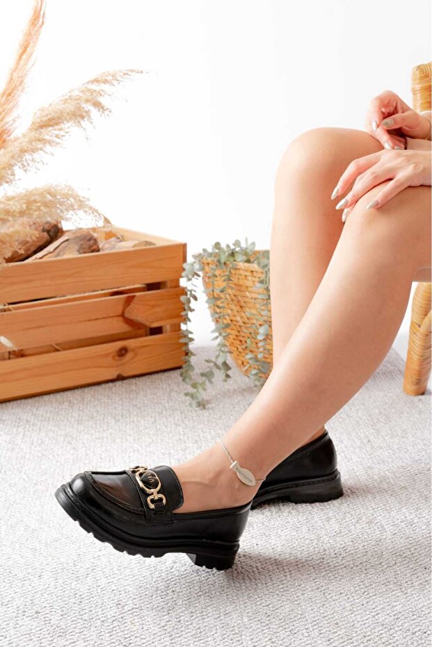 Heart Buckle Detailed Loafer Shoes