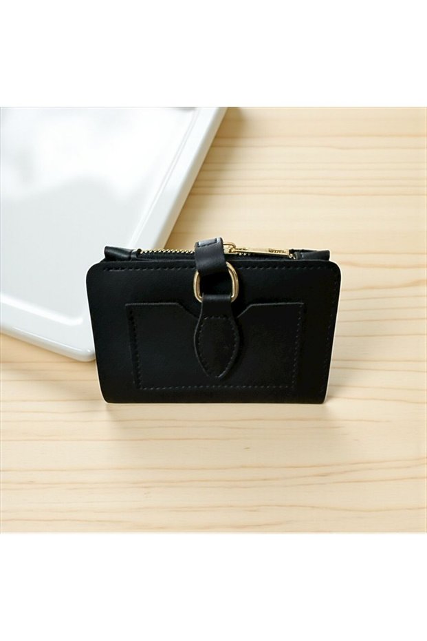 David Polo Women's Wallet with Buckle Detail