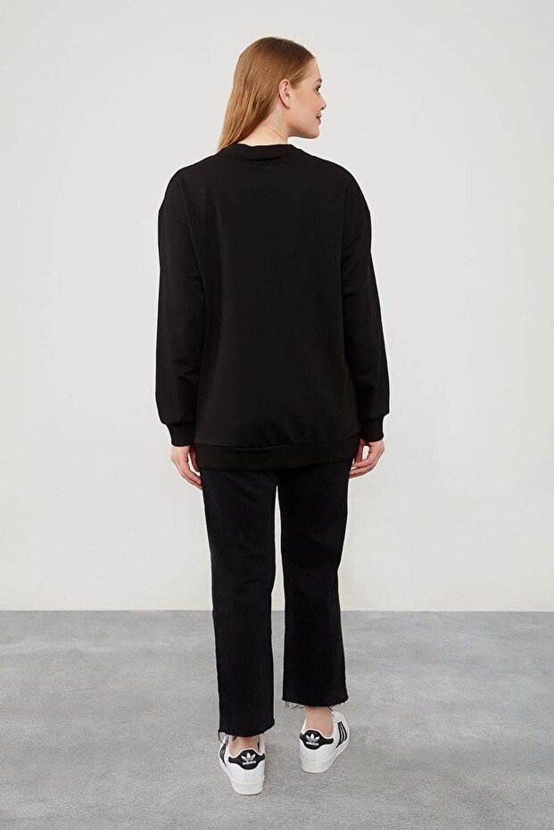 Siyah Pul İşlemeli Baskılı Sweatshirt - 6