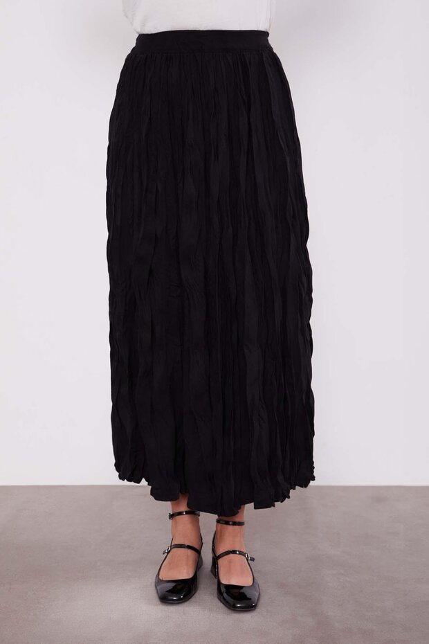 Siyah Kırışık Model Etek - 1