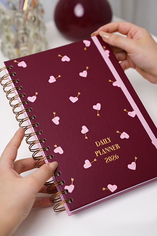 Matt Notebook 2026 Yılı Günlük Spiralli Ajanda 16x24 cm - 12 Aylık Kalpler