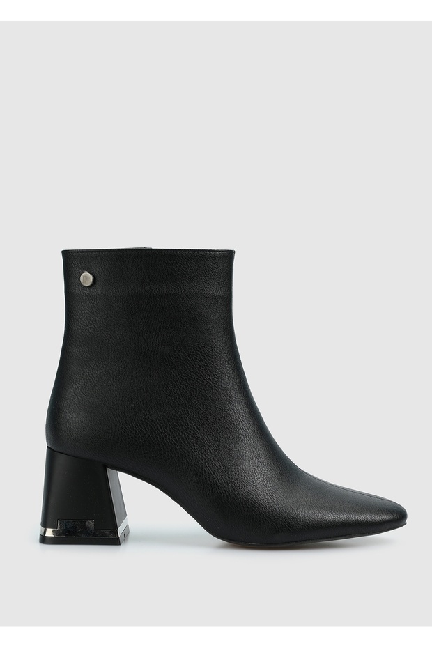 Siyah Kadın Bot - 1