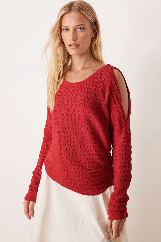 Women's Pomegranate Blossom Soft Textured Off-Shoulder Blouse Arm-26K001024