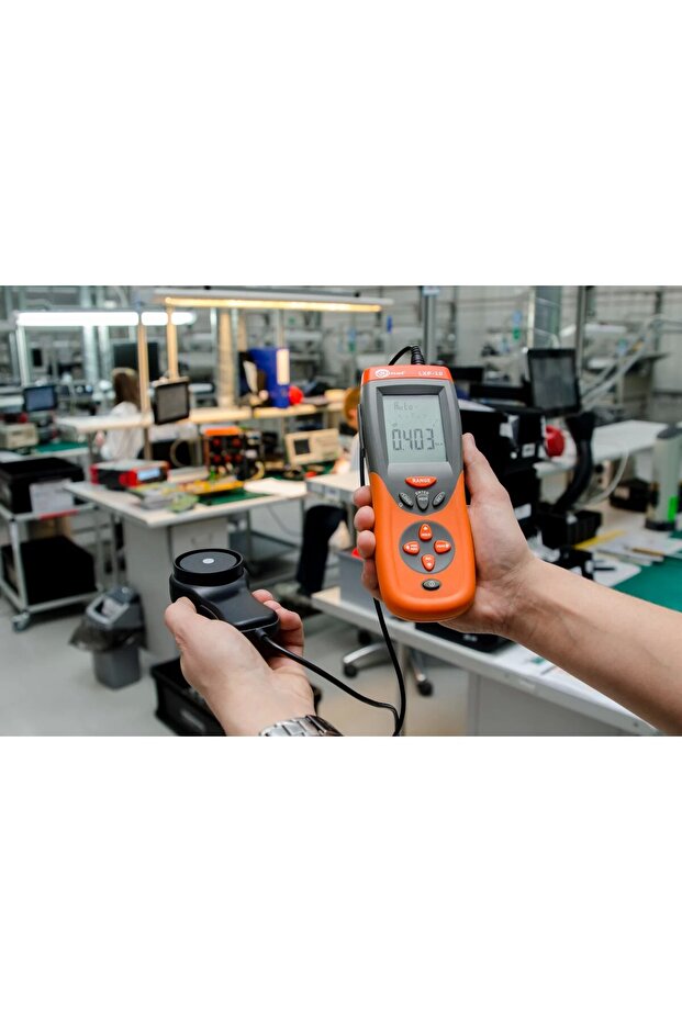 LXP10B Luxmeter with Calibration Certificate - 3