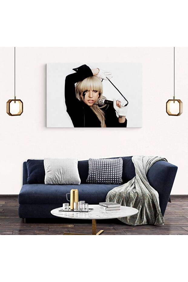 Lady Gaga singer, code 2275 - 3