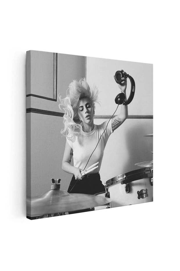 Lady Gaga singer, code 2405 - 1