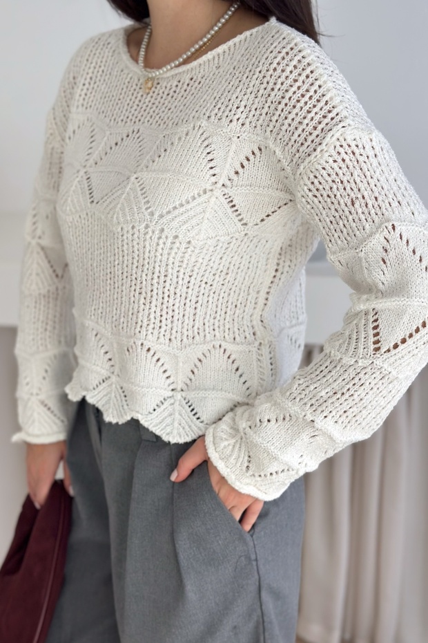 White Knitwear Knitted Sweater Off Shoulder Standard Size