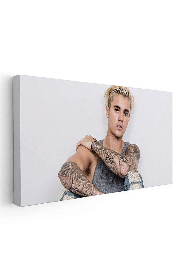 Justin Bieber singer, code 2382 - 1