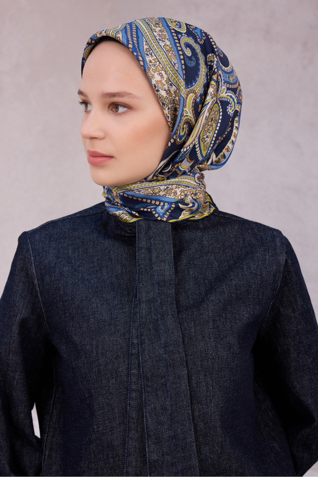 وشاح حريري بنمط الزهور 4210D01 88