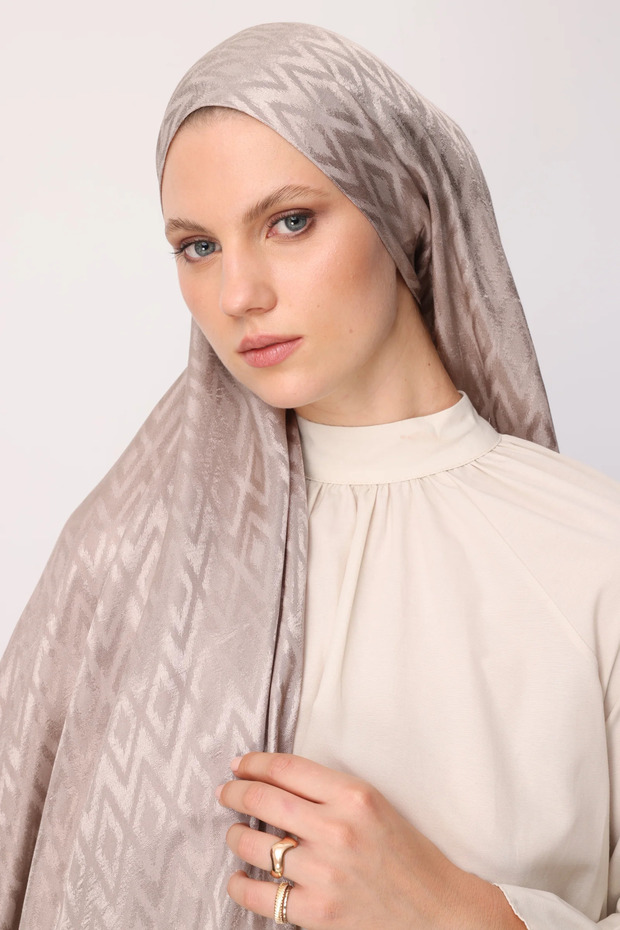 Tile Pattern Shiny Jacquard Shawl - 3