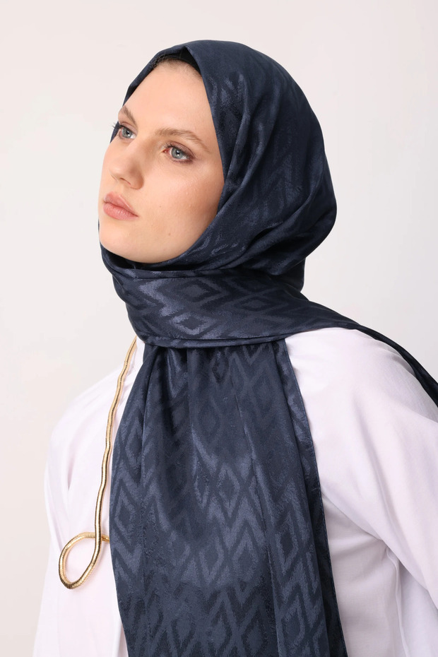 شال جاكار لامع بنمط البلاط