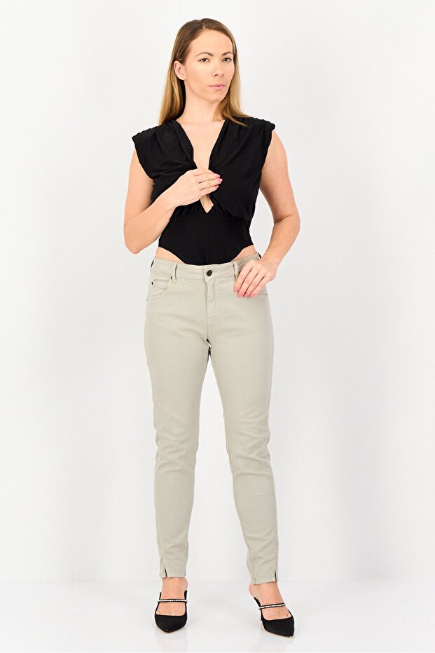 Women Solid Sleeveless Bodysuit, Black - 3