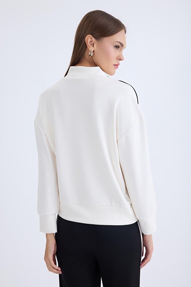 Dik Yaka Kenarı Şeritli Bluz - 4