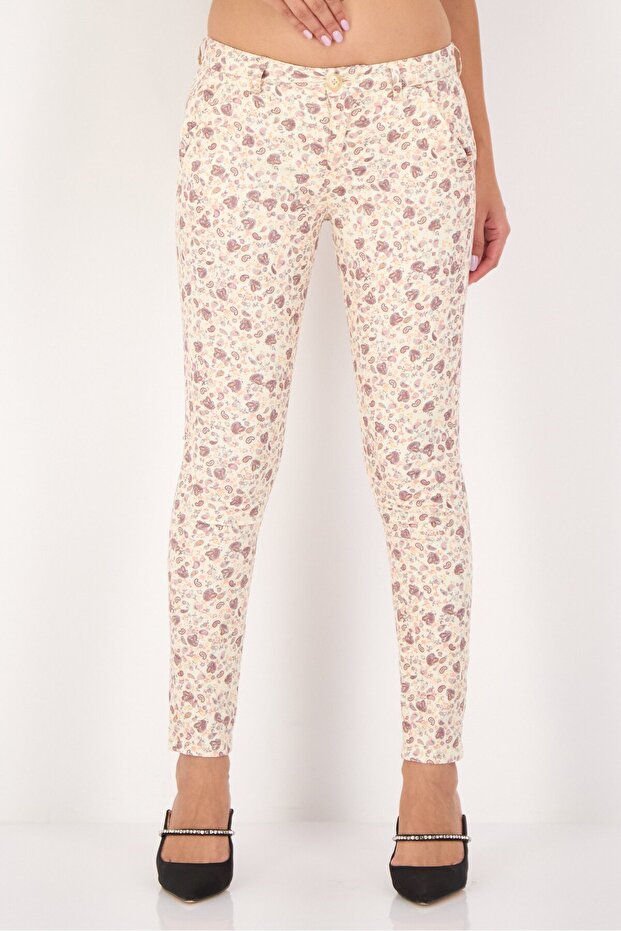 Women Cropped Fit Paisley Print Chino Pants, Multicolor