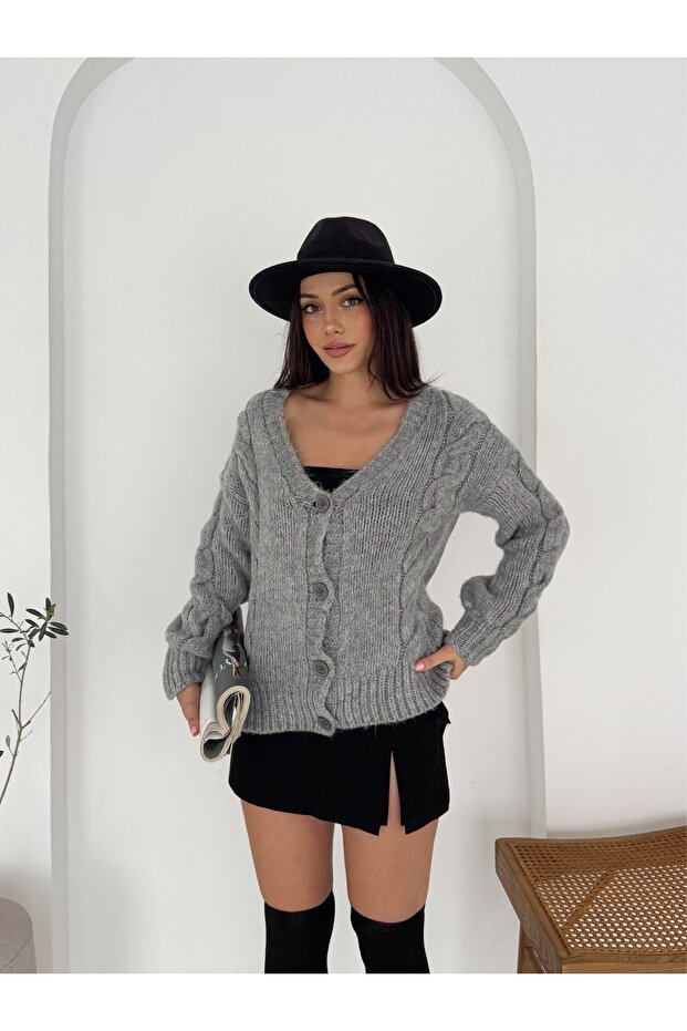كارديجان ناعم للغاية بأربعة أزرار وياقة على شكل حرف V - 6