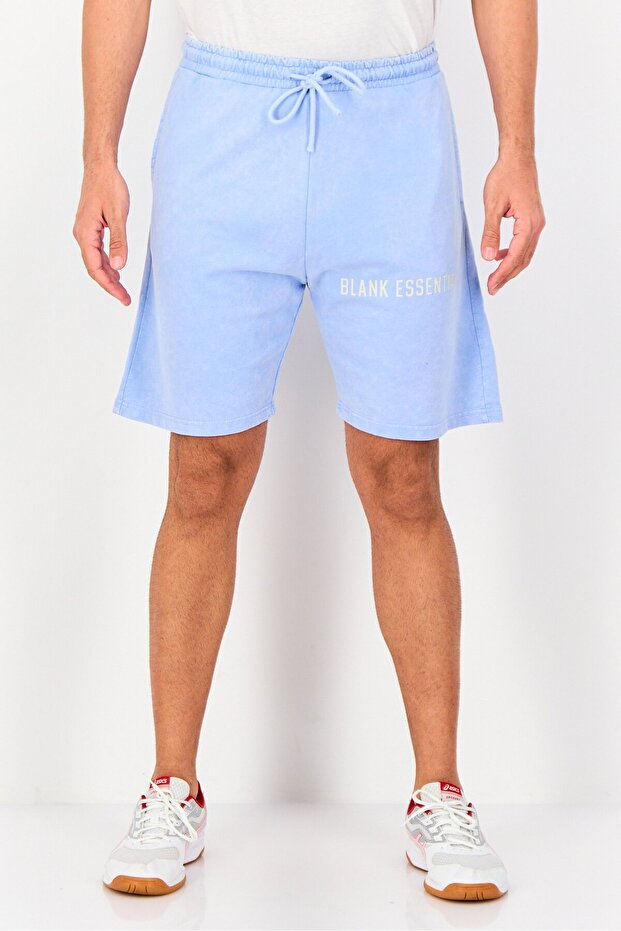 شورت رجالي أساسي بشعار العلامة التجارية، باللون الأزرق - 1