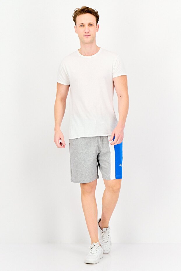 شورت رجالي أساسي بشعار مطرز، متعدد الألوان - 3