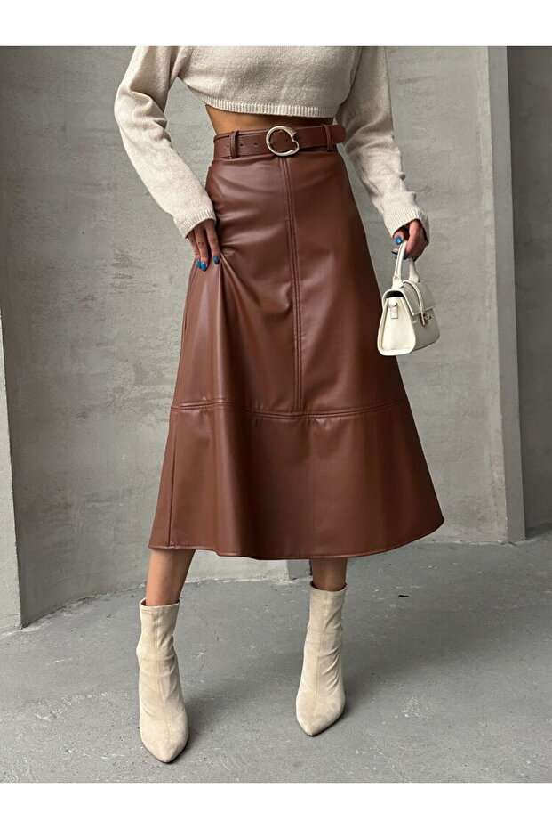 تنورة جلدية متوسطة الطول بحزام - 3
