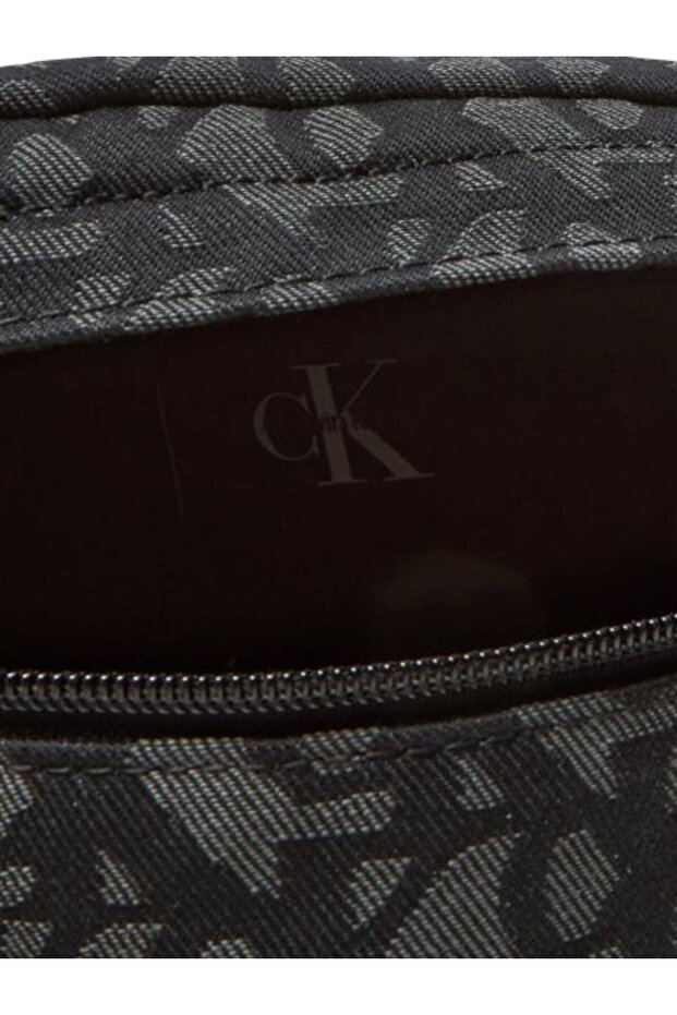 UNSTRUCTURED MONOGRAM WAISTBAG - 3