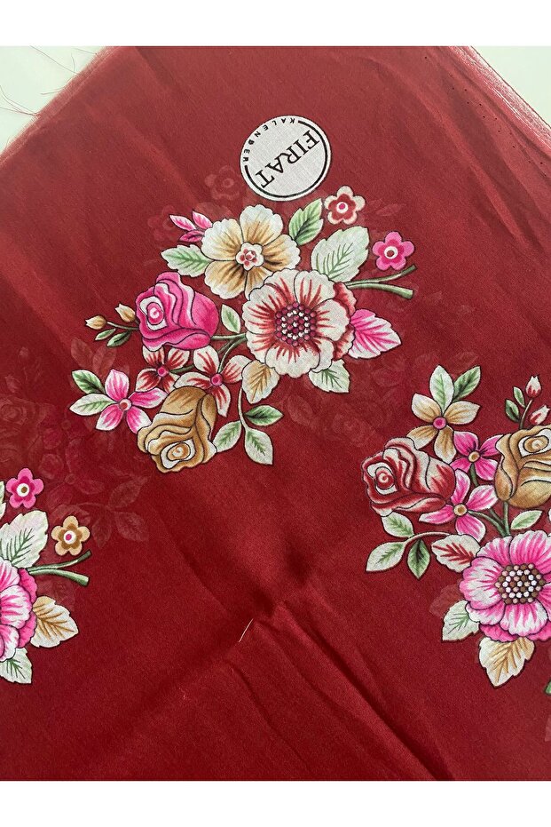 Model floral brodat din bumbac - 1