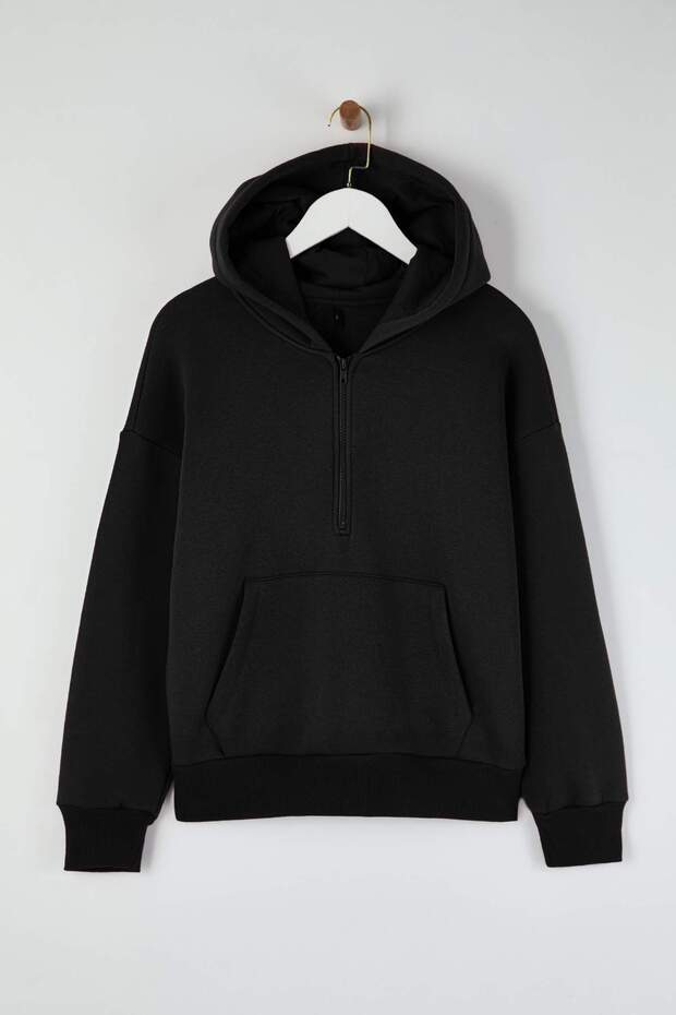 Teen Siyah Kapüşonlu Kalın İçi Polarlı Yarım Pat Fermuarlı Cepli Örme Sweatshirt TWOAW26SW00160 - 5