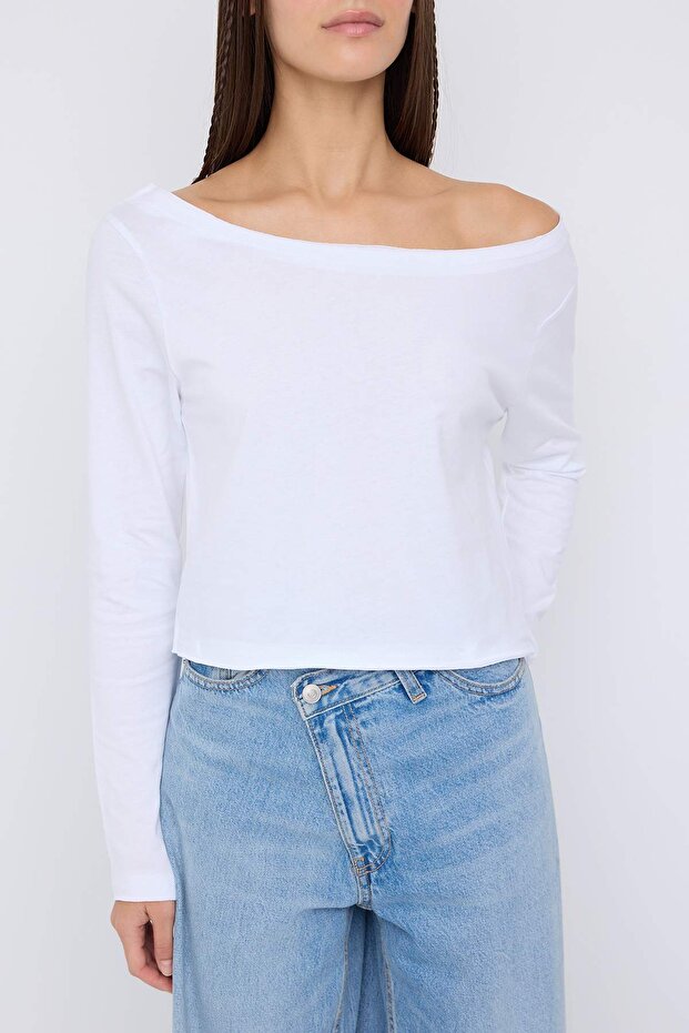 Siyah-Beyaz %100 Pamuk Asimetrik Kayık Yaka Relaxed/Rahat Kesim Örme T-Shirt TWOAW26TS00016 - 6