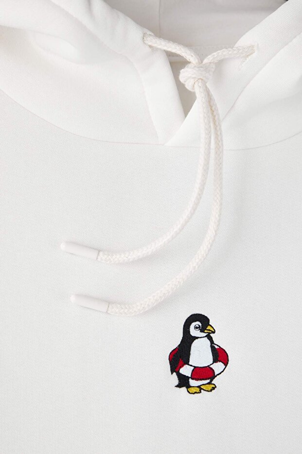 Ekru Oversize/Geniş Kesim Kapüşonlu İçi Polarlı Penguen Nakışlı Sweatshirt TMNAW24SW00018 - 7