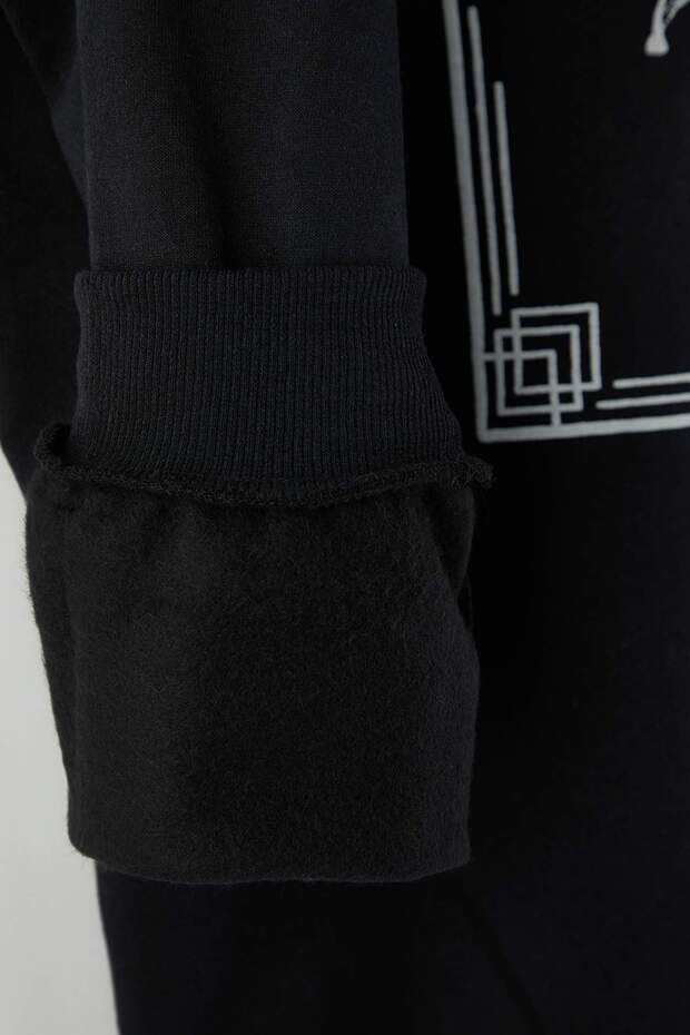 Siyah Oversize/Geniş Kesim Kapüşonlu İçi Polarlı Sırt Baskılı Büyük Beden Sweatshirt TMNAW25AO00021 - 4