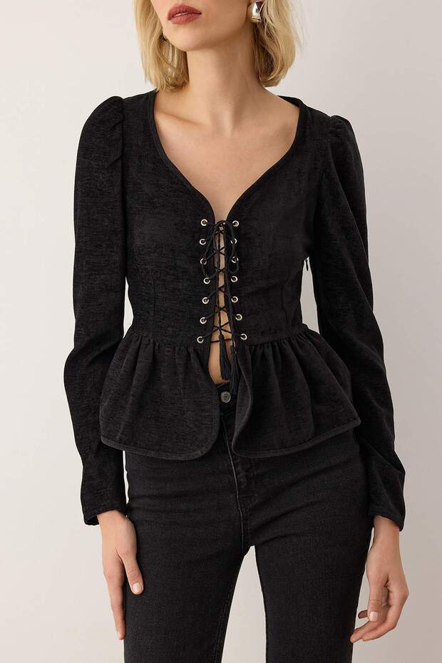 EXCLUSIVE Siyah Kadife Dar Kalıp Kuş Gözü Detaylı Peplum Dokuma Bluz TWOAW26BZ00264 - 4