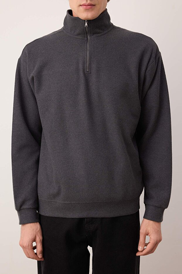 Antrasit Yeni Oversize/Geniş Kesim Fırçalı Selanik Dik Yaka Sweatshirt TMNAW26SW00014 - 6
