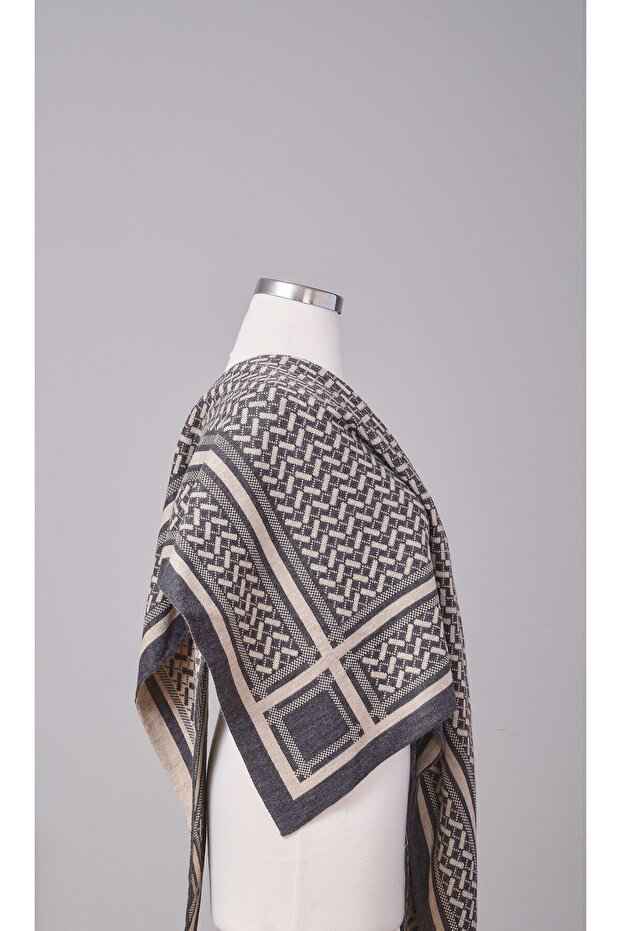 Desenli Üçgen Triko Şal - 7