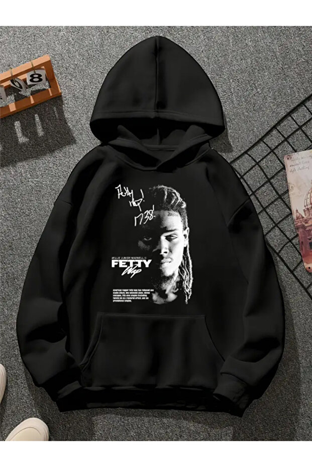 سويت شيرت أسود بقلنسوة مطبوعة من fetty v1