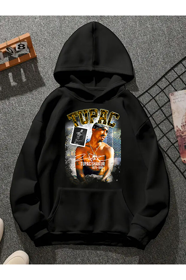 سويت شيرت أسود بقلنسوة مطبوعة من tupac v29