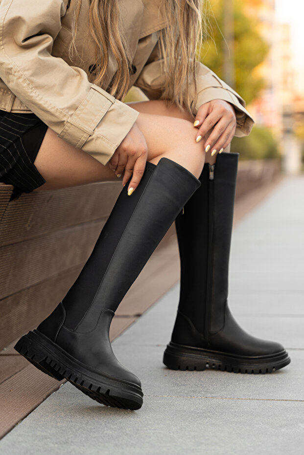 Női fekete bőrcsizma, cipzáras, térd alatti, alkalmi csizma, sztreccs részletekkel - 4