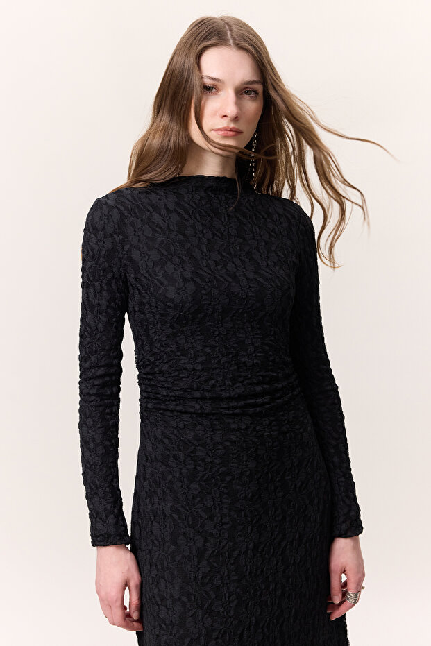 ROCHIE LUNGĂ DIN DANTELĂ NEAGRĂ - 1