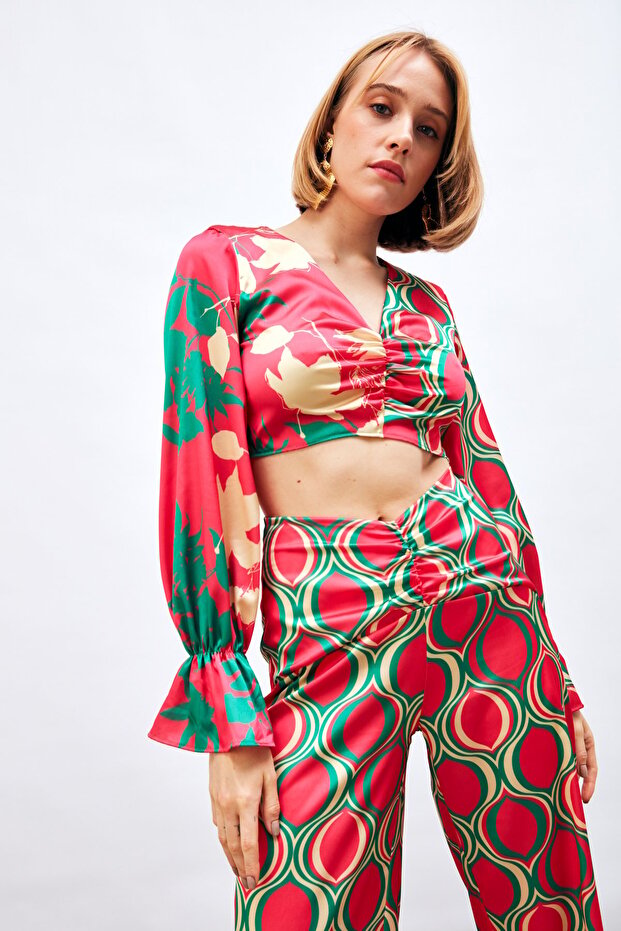 بلوزة منقوشة بتفاصيل مطاطية - فوشيا - 2