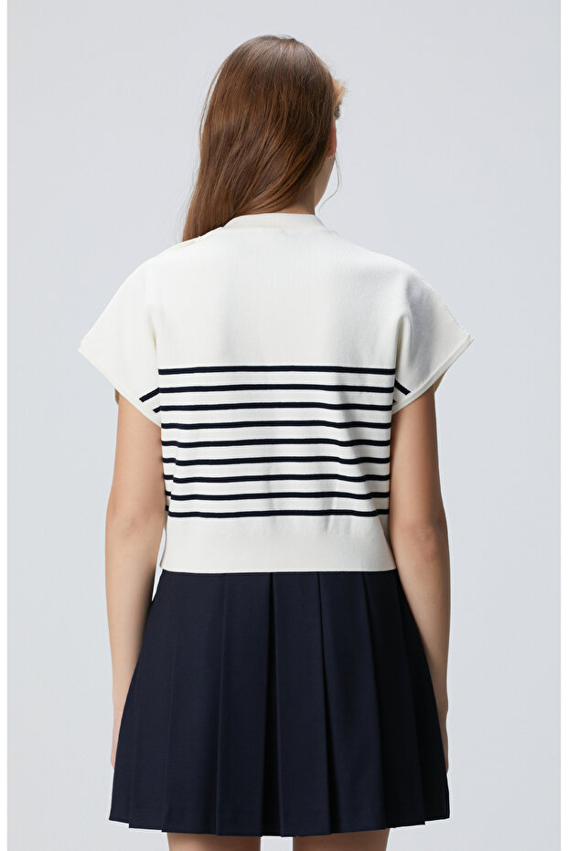 Beyaz Çizgili Kazak - 5